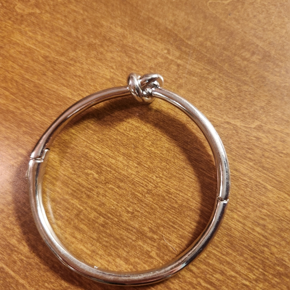 Kate Spade Sailors Knot Hinged Bangle